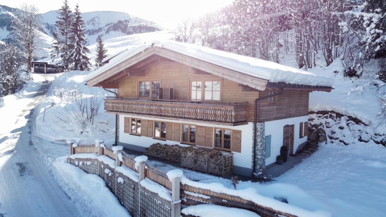 Ski-In & Ski-Out Out Chalet Maria With Amazing Mountain View Maria Alm am Steinernen Meer Exterior photo